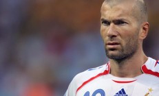 开云体育入口-临界点，当F1车手驶入最后一个弯道，塔图姆在第四节接到了球