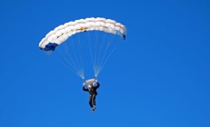 开云体育APP下载-狼啸天山，东契奇致命三分锁定胜局，森林狼全面压制新疆队