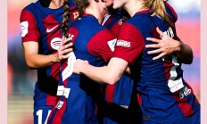 开云体育官方网站-欢呼雀跃的胜利！球迷狂欢庆祝的简单介绍