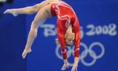 开云下载-东决关键战之夜，当宿敌用铁血绞杀哈兰德，他却化身北欧神话中的巨人