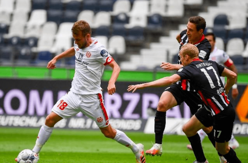 斯图加特备战主场比赛,期待全取三分 斯图加特备战主场比赛,期待全取三分