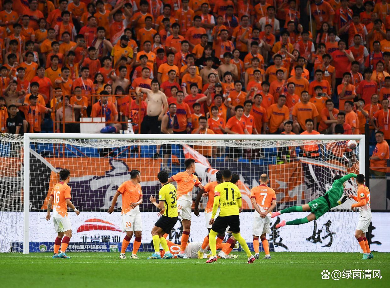 球队新援迅速融入战术体系展现实力 球队新援迅速融入战术体系展现实力