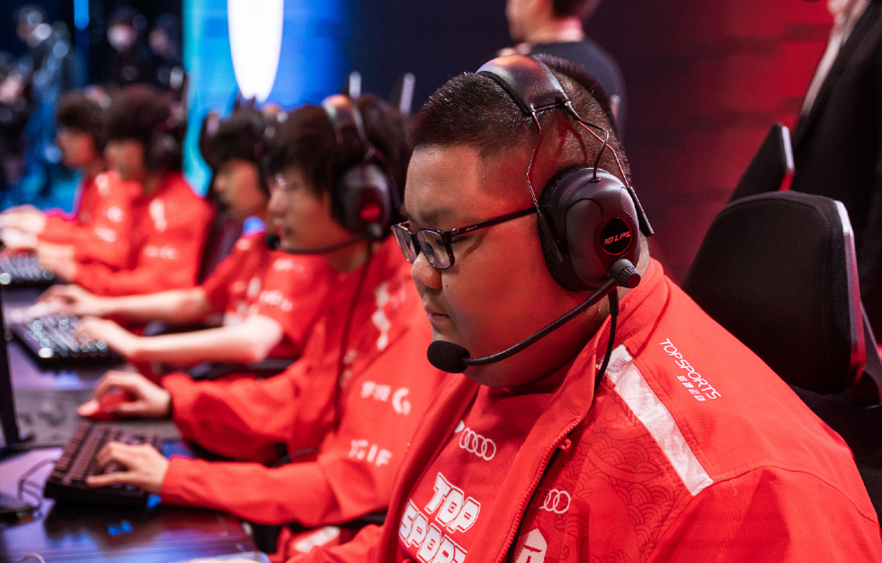 CLG力克TES,Scout关键团战开团秒人顶尖较量淘汰赛,点燃全场激情 CLG力克TES,Scout关键团战开团秒人顶尖较量淘汰赛,点燃全场激情