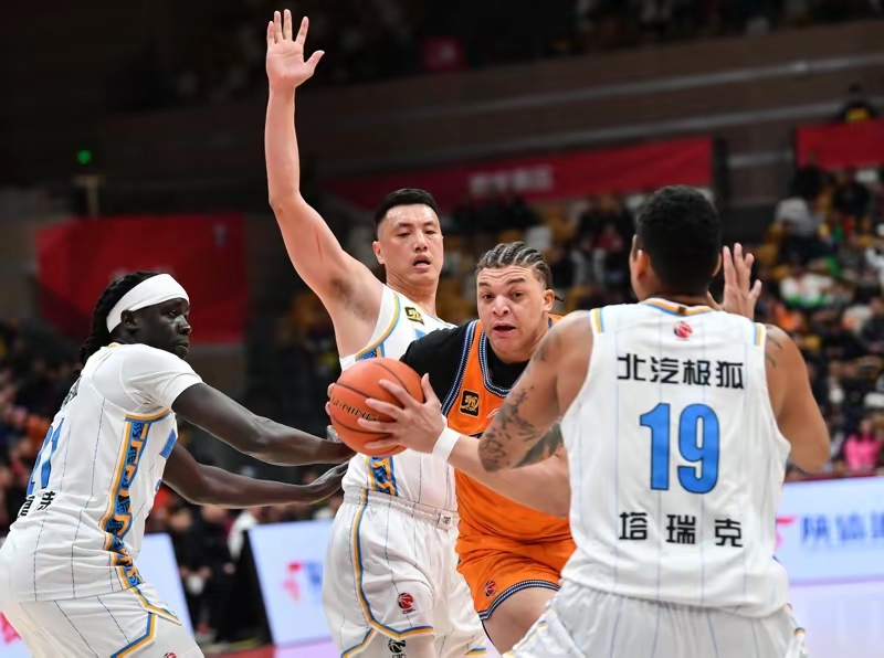 C9碾压HLE,Ming团战一打五焦点之战入围赛,技惊四座 C9碾压HLE,Ming团战一打五焦点之战入围赛,技惊四座