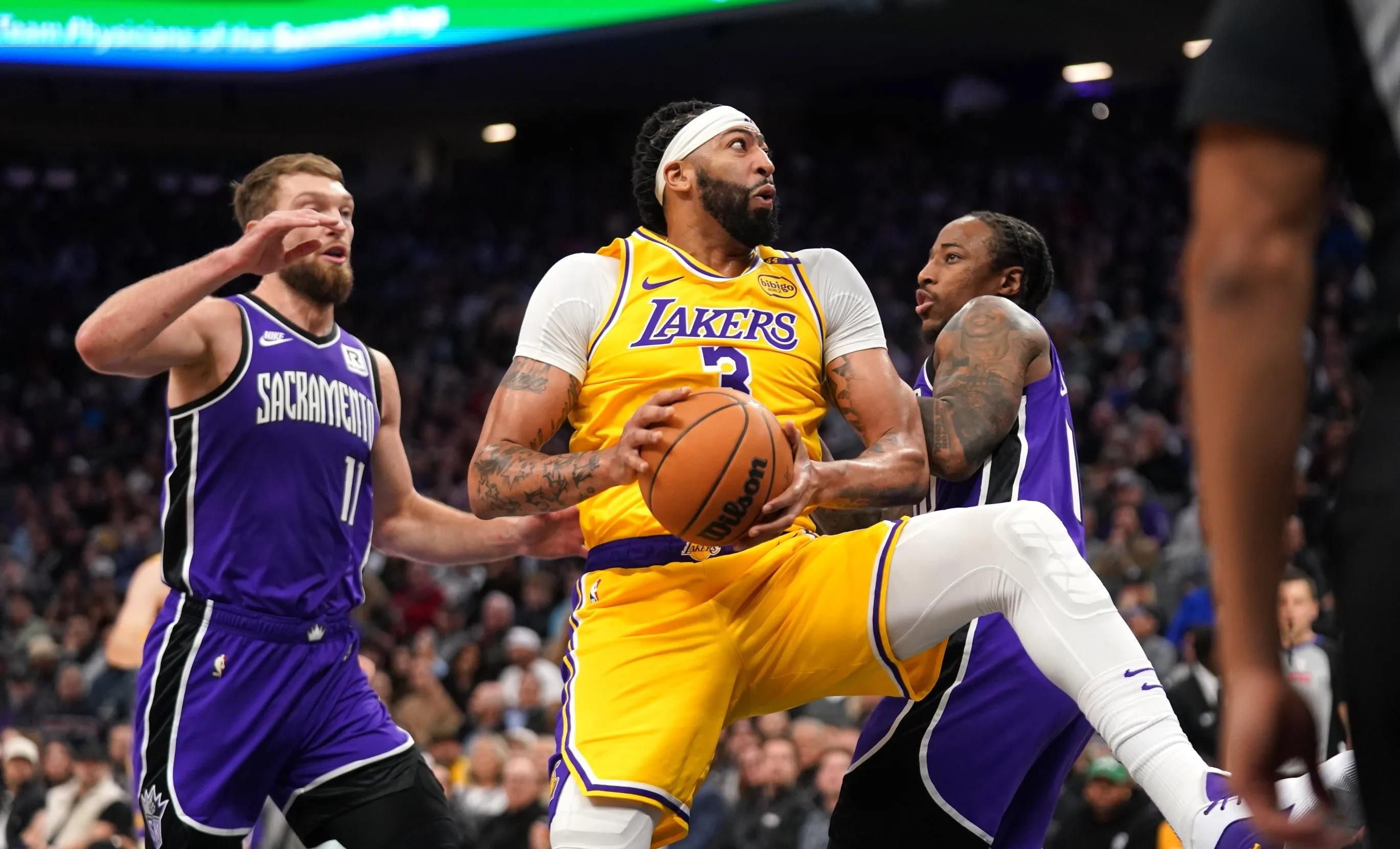 湖人大胜独行侠，小卡连拿50分创纪录的简单介绍