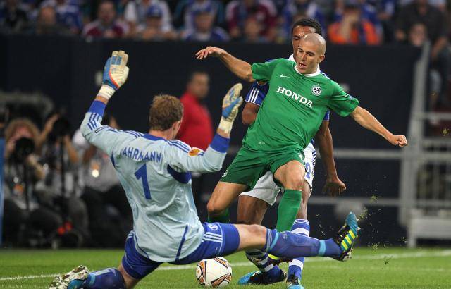 关于沙尔克04在客场吞败，被云达不莱梅击败的信息