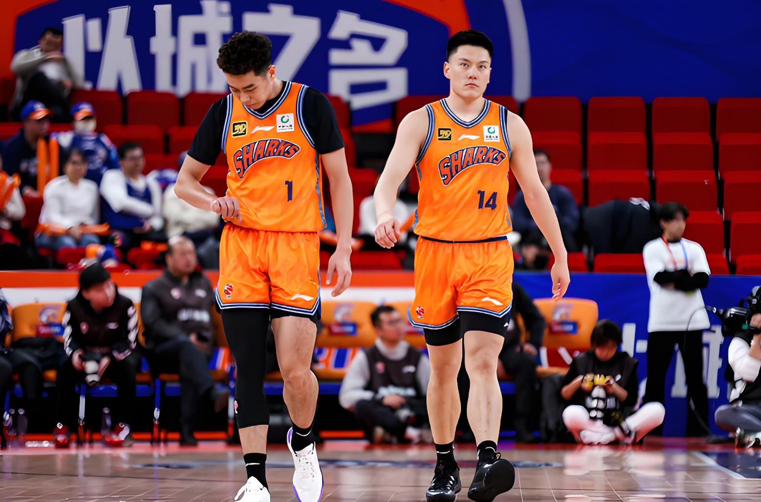 广西男篮大胜广东队,实力备受关注 广西男篮大胜广东队,实力备受关注