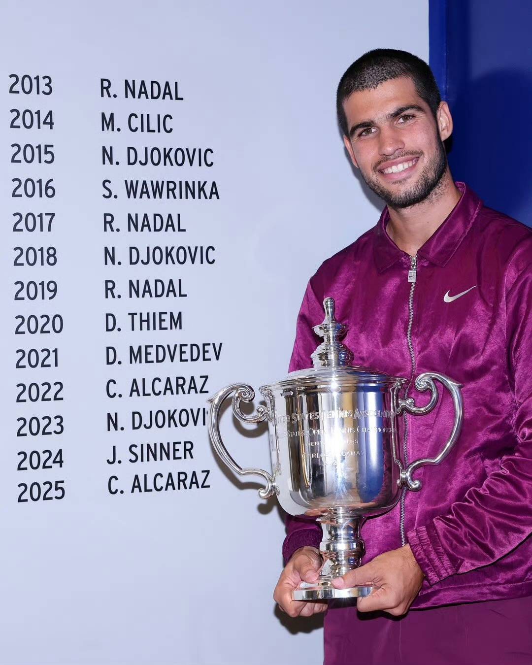 包含蒙特卡洛大师赛险胜戴维斯杯，阿尔卡拉斯统治全场的词条