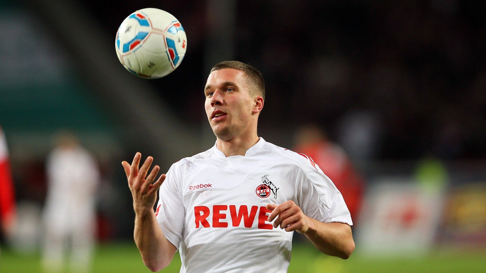 他刷新NBA总决赛纪录，却无人知道他的名字—直到那杯冰镇饮料倒在服务器上