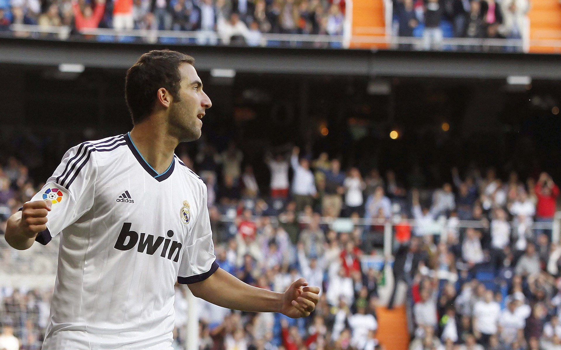 不可阻挡的东方魔法—三笘薰如何一人击穿莱比锡红牛防线